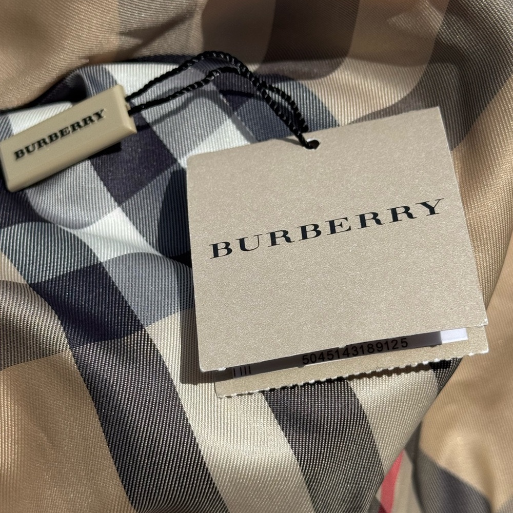Burberry Buckleigh Tote Bag - Picture 5 of 10